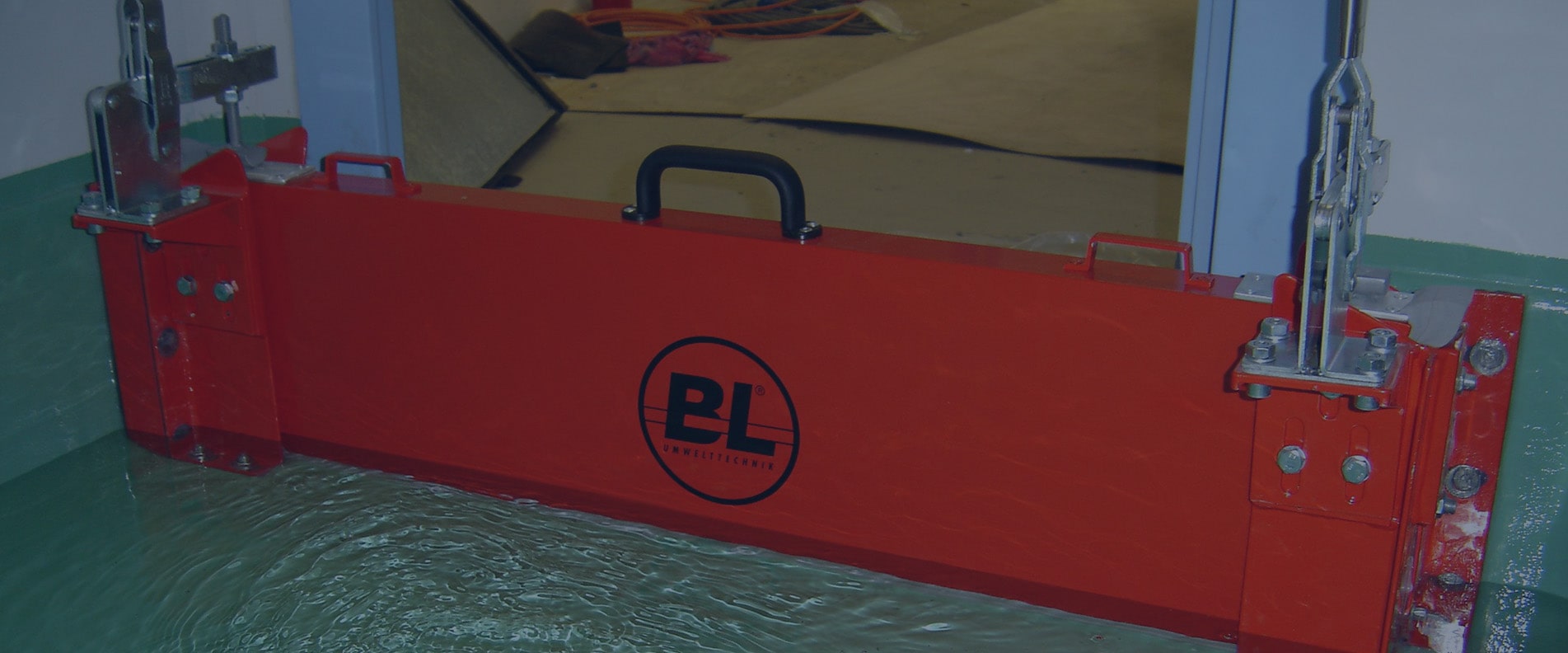 Manual Insert-type Spill Barrier