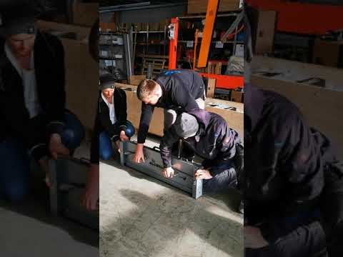 BL/BTL - Manual Spill Barrier Demonstration